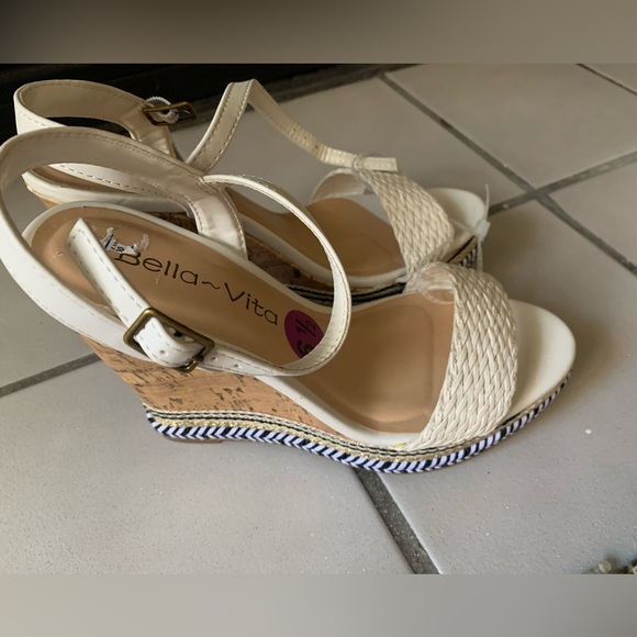 Bella- Vita Sandals. Size 6.5 . New - Picture 2 of 8